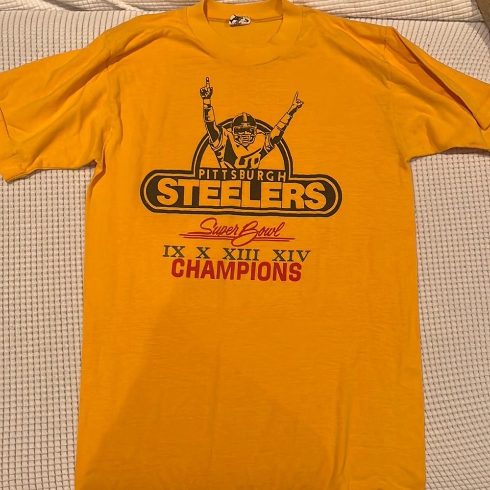 PITTSBURGH STEELERS SUPER BOWL CHAMPIONS SIZE MEDIUM SHIRT